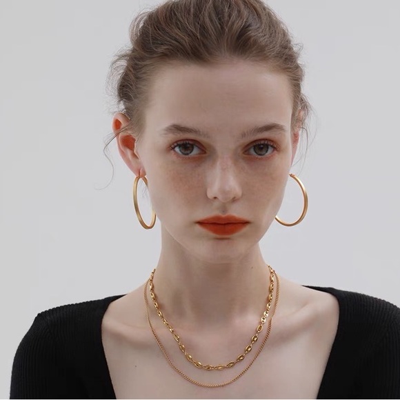 18k gold Hoop Earrings, thick gold hoop, big hoop earrings, medium gold hoops - Picture 10 of 13